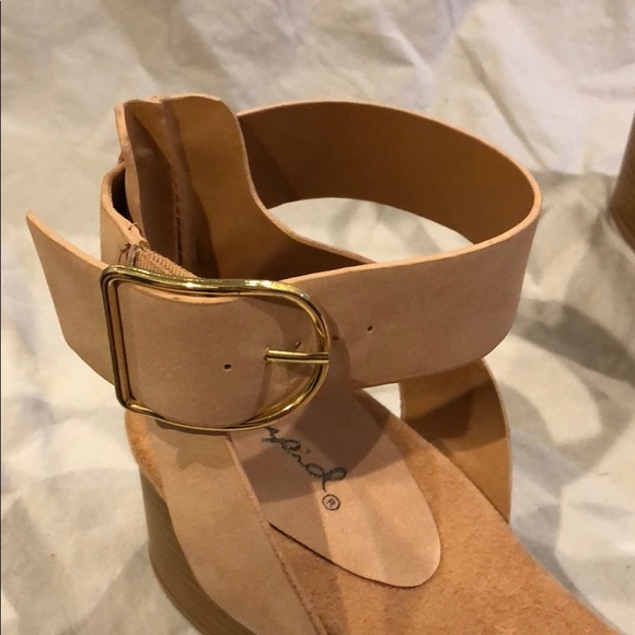 Size 10, Qupid ankle strap heels, blush color - Picture 3 of 7